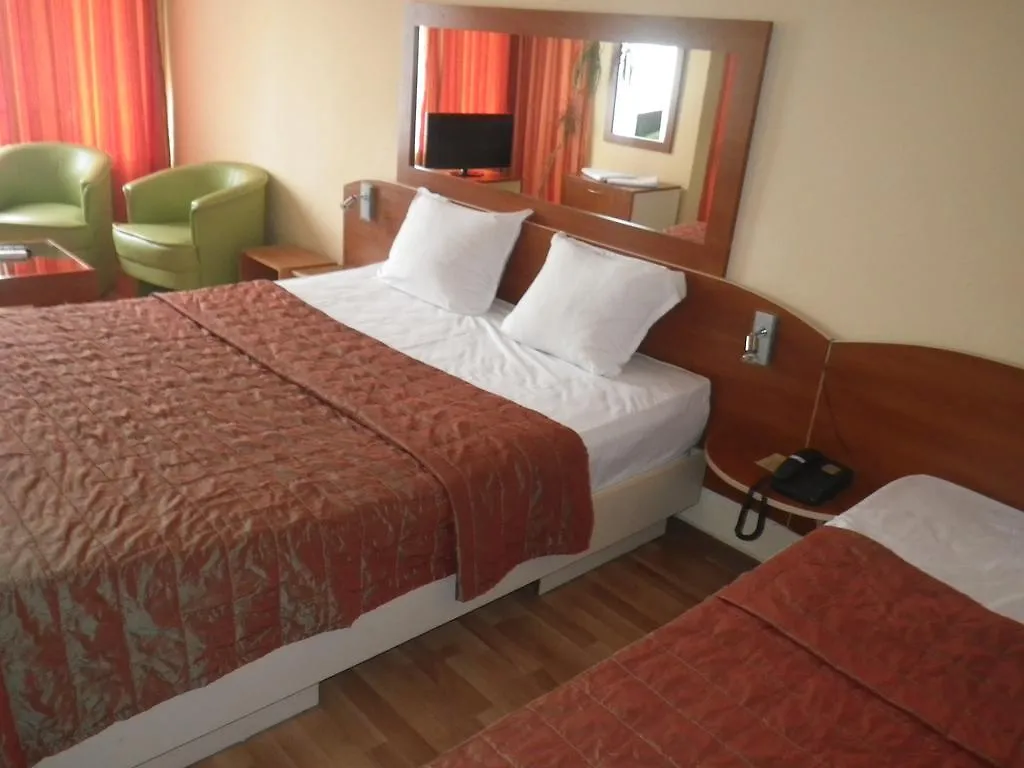 Hotel Palitra Varna 3*,